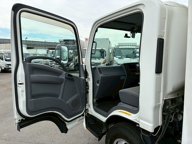 ワンオーナーワイドロング東プレR404AスムーサーAT4t8t|中古トラックの販売・買取・査定のアイナビ