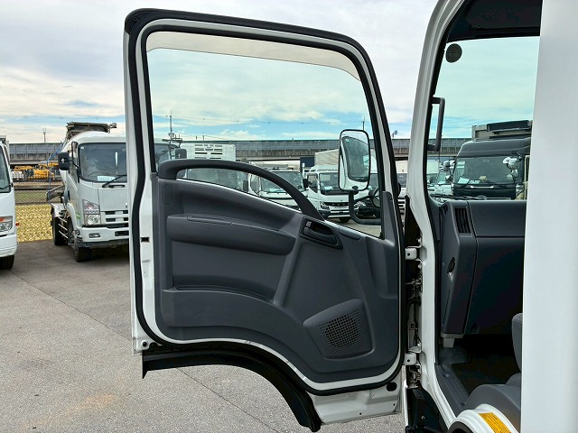 ワンオーナーワイドロング東プレR404AスムーサーAT4t8t|中古トラックの販売・買取・査定のアイナビ