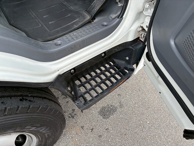 ワンオーナーワイドロング東プレR404AスムーサーAT4t8t|中古トラックの販売・買取・査定のアイナビ