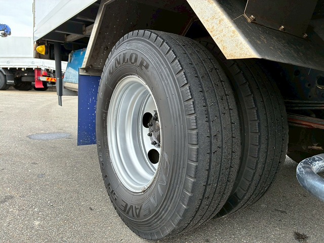 ワンオーナーワイドロング東プレR404AスムーサーAT4t8t|中古トラックの販売・買取・査定のアイナビ