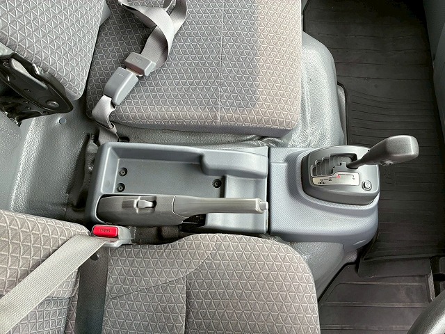 ワンオーナーワイドロング東プレR404AスムーサーAT4t8t|中古トラックの販売・買取・査定のアイナビ