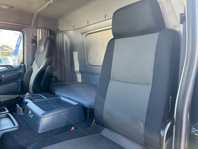 3軸1デフ★KS-!★スス焼き不要★エンジンリターダ★7速MT|中古トラックの販売・買取・査定のアイナビ