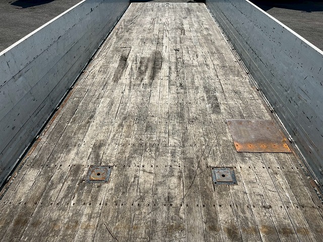 3軸1デフ★KS-!★スス焼き不要★エンジンリターダ★7速MT|中古トラックの販売・買取・査定のアイナビ