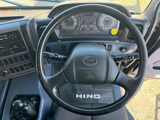 3軸1デフ★KS-!★スス焼き不要★エンジンリターダ★7速MT|中古トラックの販売・買取・査定のアイナビ