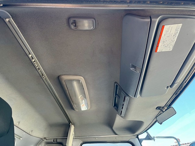 3軸1デフ★KS-!★スス焼き不要★エンジンリターダ★7速MT|中古トラックの販売・買取・査定のアイナビ