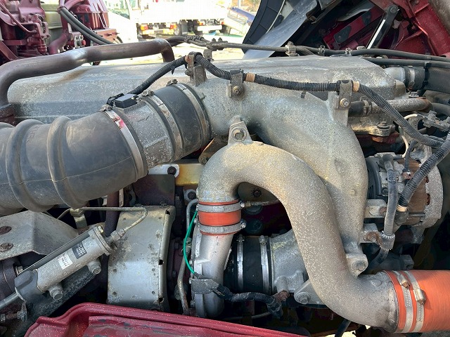 3軸1デフ★KS-!★スス焼き不要★エンジンリターダ★7速MT|中古トラックの販売・買取・査定のアイナビ