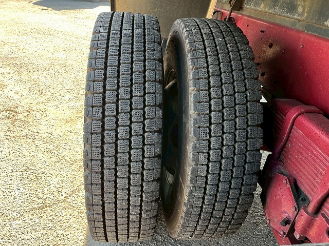 3軸1デフ★KS-!★スス焼き不要★エンジンリターダ★7速MT|中古トラックの販売・買取・査定のアイナビ