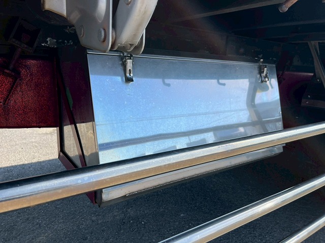 3軸1デフ★KS-!★スス焼き不要★エンジンリターダ★7速MT|中古トラックの販売・買取・査定のアイナビ