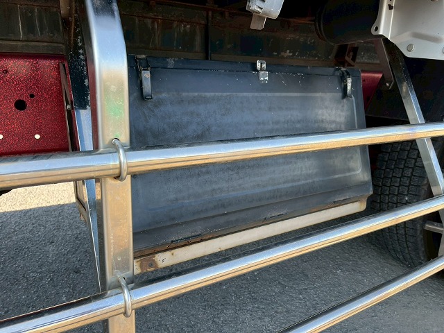 3軸1デフ★KS-!★スス焼き不要★エンジンリターダ★7速MT|中古トラックの販売・買取・査定のアイナビ