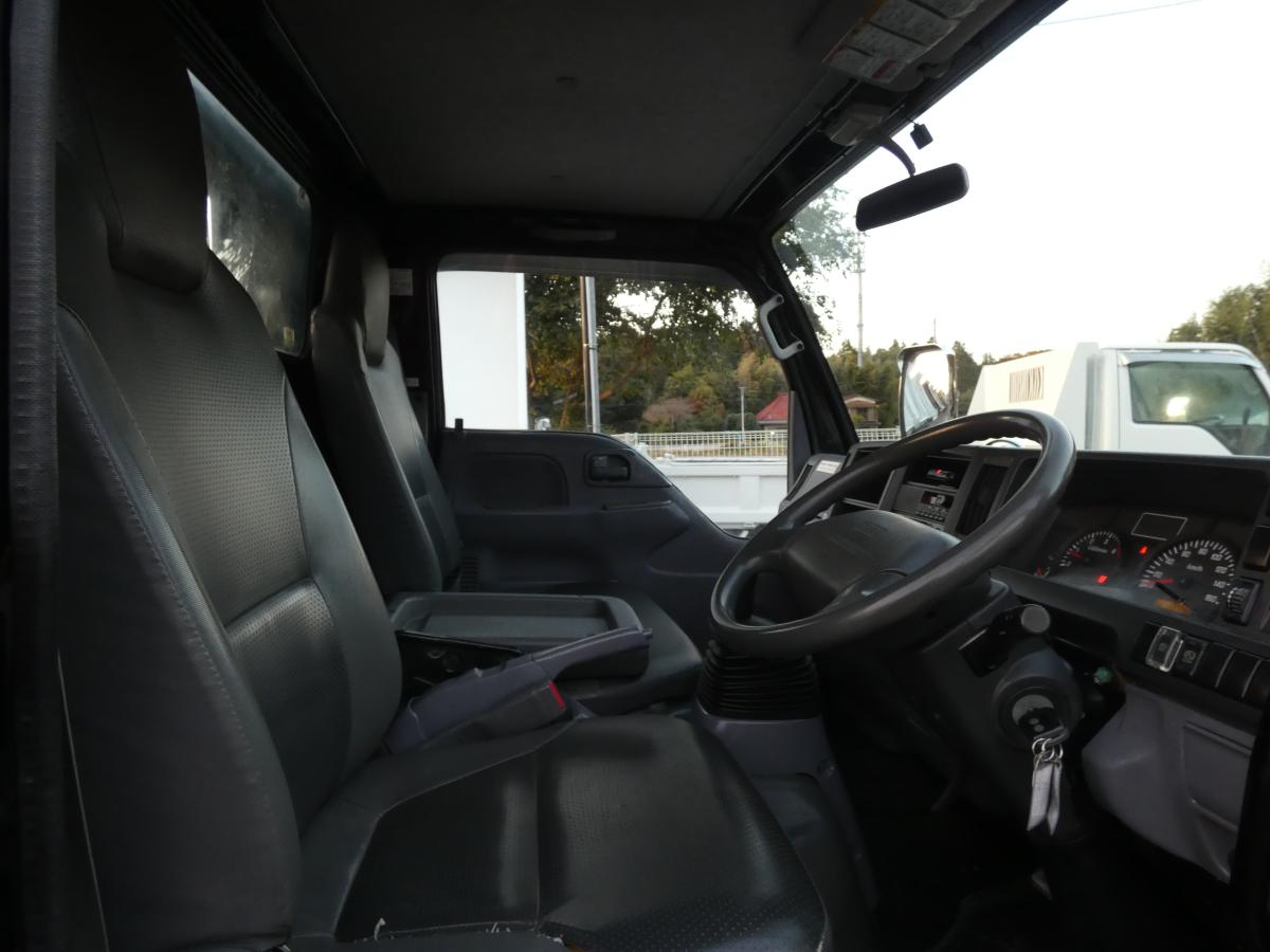 2トン マニュアル ダンプ 251035|中古トラックの販売・買取・査定のアイナビ