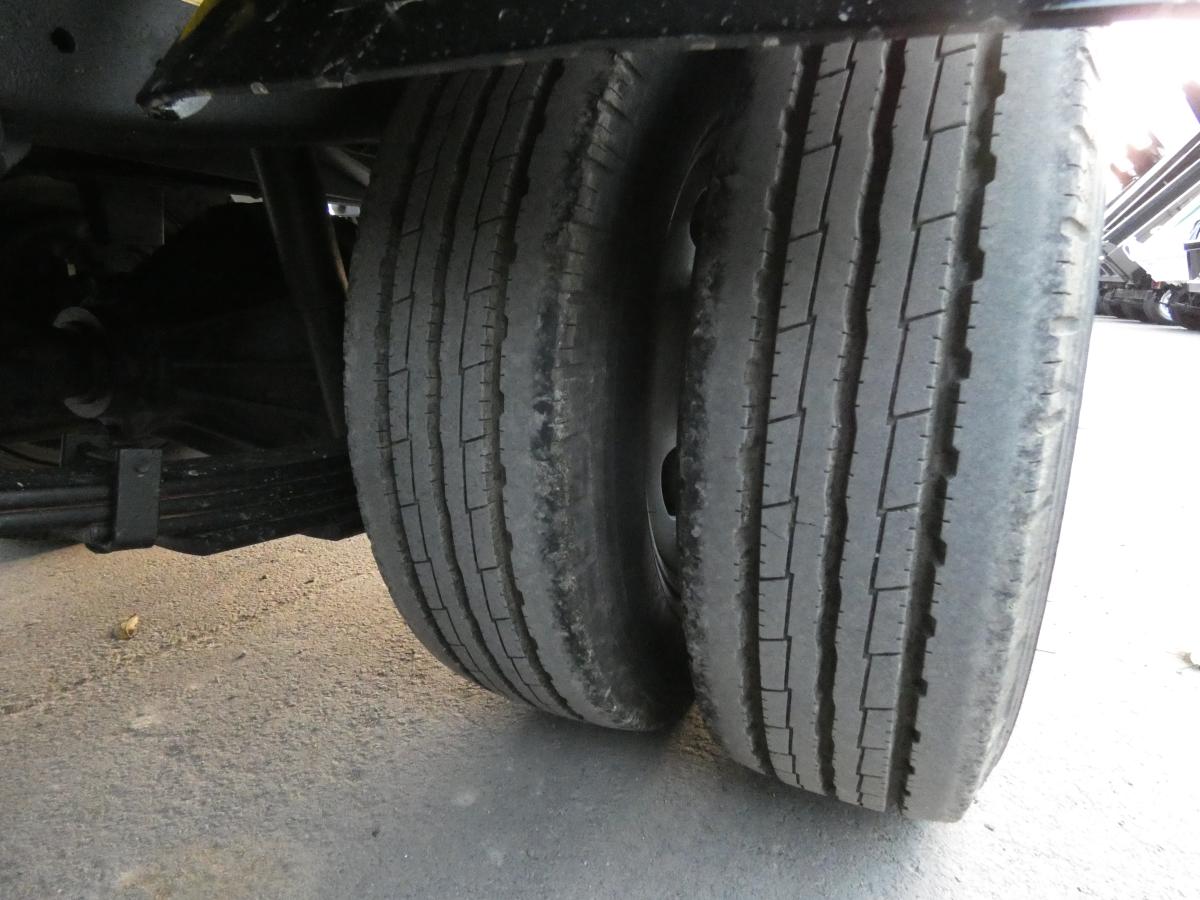 2トン マニュアル ダンプ 251035|中古トラックの販売・買取・査定のアイナビ