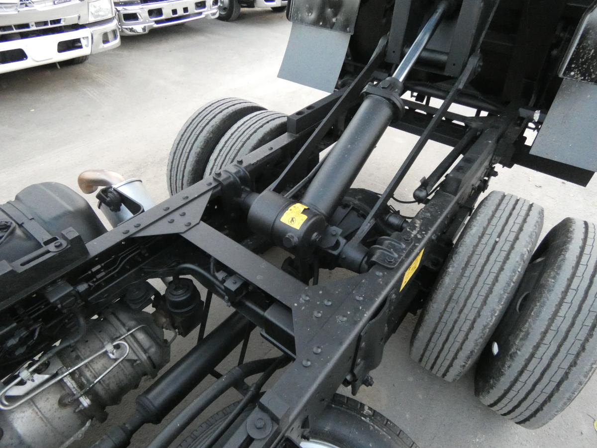 2トン マニュアル ダンプ 251035|中古トラックの販売・買取・査定のアイナビ