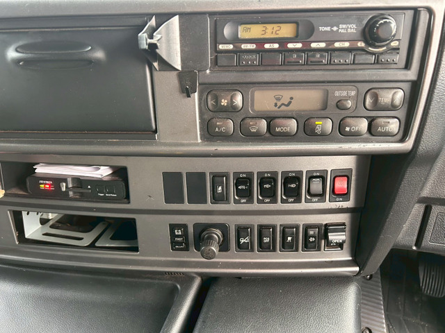 【ハイルーフ×センターロール×7速MT】日野/プロフィア|中古トラックの販売・買取・査定のアイナビ