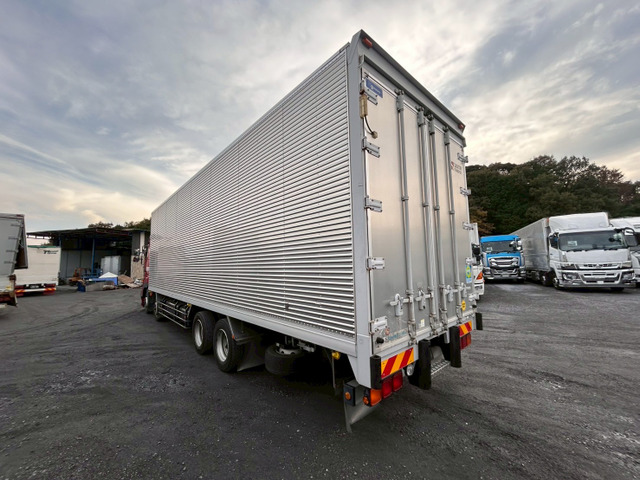 【ハイルーフ×センターロール×7速MT】日野/プロフィア|中古トラックの販売・買取・査定のアイナビ