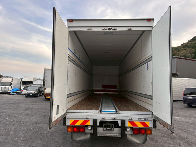 【ハイルーフ×センターロール×7速MT】日野/プロフィア|中古トラックの販売・買取・査定のアイナビ