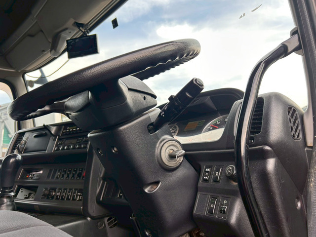 【ハイルーフ×センターロール×7速MT】日野/プロフィア|中古トラックの販売・買取・査定のアイナビ