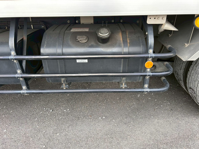 【ハイルーフ×センターロール×7速MT】日野/プロフィア|中古トラックの販売・買取・査定のアイナビ