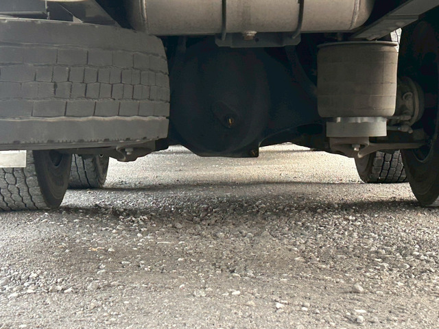 【ハイルーフ×センターロール×7速MT】日野/プロフィア|中古トラックの販売・買取・査定のアイナビ