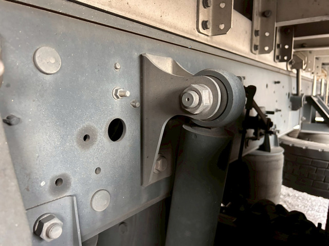 【ハイルーフ×センターロール×7速MT】日野/プロフィア|中古トラックの販売・買取・査定のアイナビ