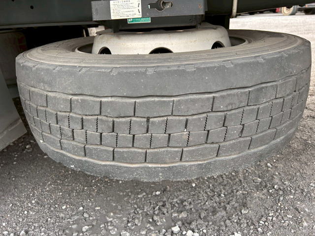 【ハイルーフ×センターロール×7速MT】日野/プロフィア|中古トラックの販売・買取・査定のアイナビ