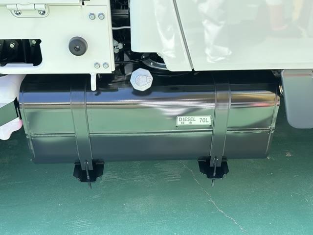 三菱ふそう Wキャブ キャンター|中古トラックの販売・買取・査定のアイナビ