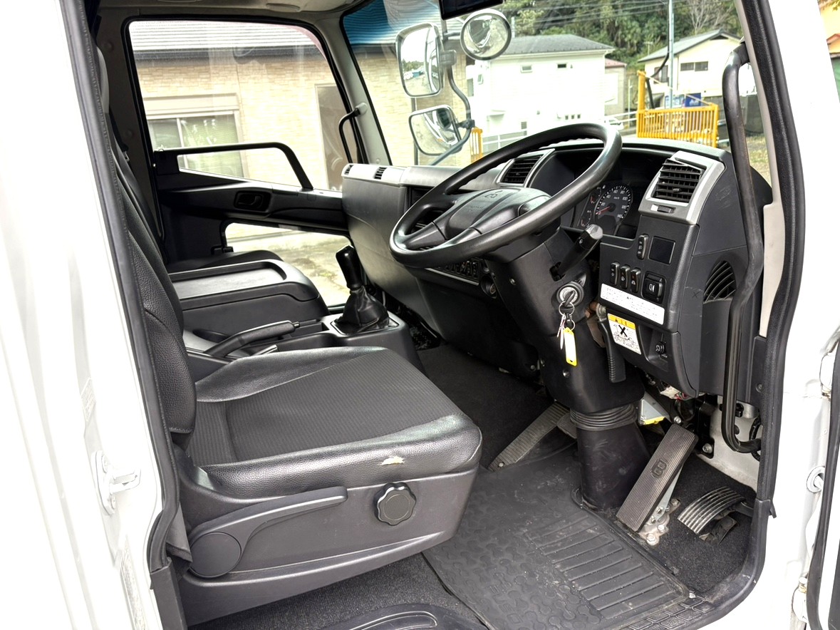 H30年式、ファイター、アルミウイング、格納ゲート付き、車検付|中古トラックの販売・買取・査定のアイナビ