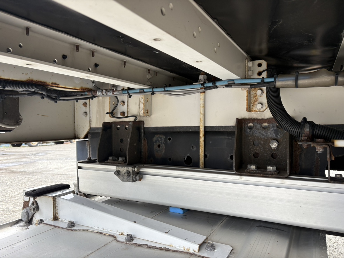 H30年式、ファイター、アルミウイング、格納ゲート付き、車検付|中古トラックの販売・買取・査定のアイナビ