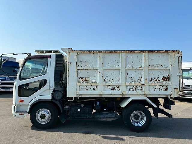 保証対象車両ベッドレスリアゲート観音扉220馬力|中古トラックの販売・買取・査定のアイナビ