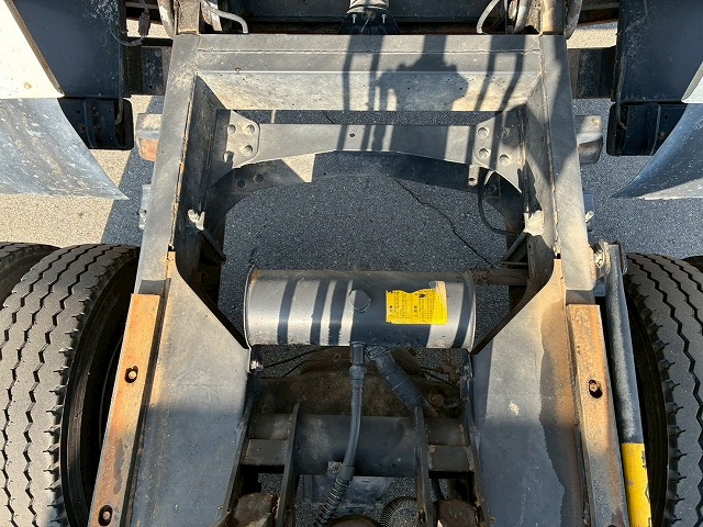 保証対象車両ベッドレスリアゲート観音扉220馬力|中古トラックの販売・買取・査定のアイナビ