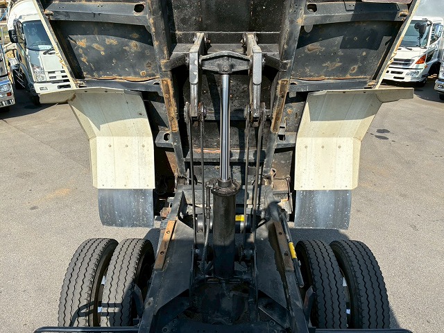 保証対象車両ベッドレスリアゲート観音扉220馬力|中古トラックの販売・買取・査定のアイナビ