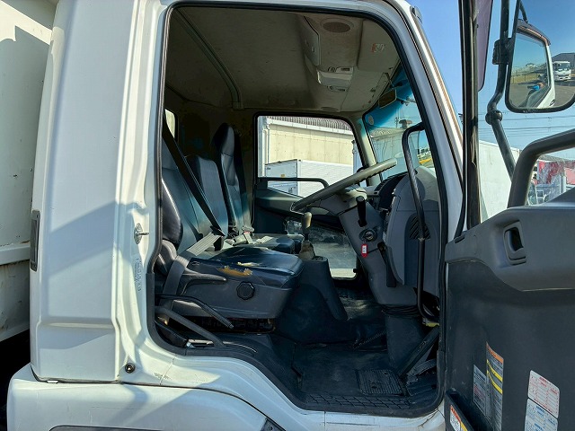 保証対象車両ベッドレスリアゲート観音扉220馬力|中古トラックの販売・買取・査定のアイナビ