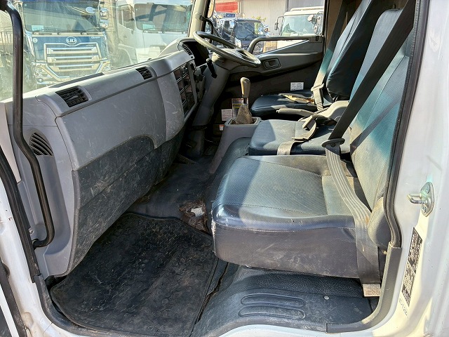 保証対象車両ベッドレスリアゲート観音扉220馬力|中古トラックの販売・買取・査定のアイナビ