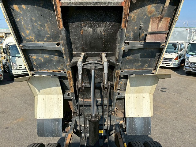 保証対象車両ベッドレスリアゲート観音扉220馬力|中古トラックの販売・買取・査定のアイナビ