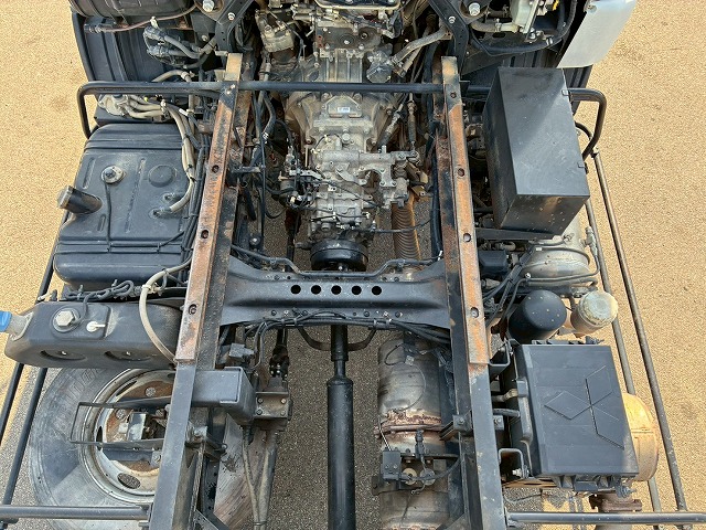 保証対象車両ベッドレスリアゲート観音扉220馬力|中古トラックの販売・買取・査定のアイナビ