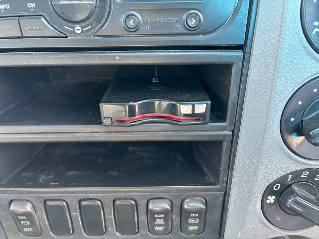 保証対象車両ベッドレスリアゲート観音扉220馬力|中古トラックの販売・買取・査定のアイナビ