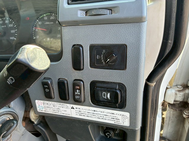 保証対象車両ベッドレスリアゲート観音扉220馬力|中古トラックの販売・買取・査定のアイナビ