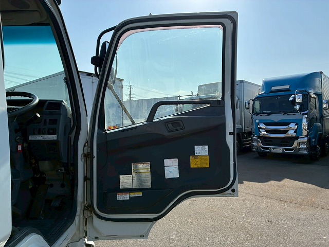 保証対象車両ベッドレスリアゲート観音扉220馬力|中古トラックの販売・買取・査定のアイナビ