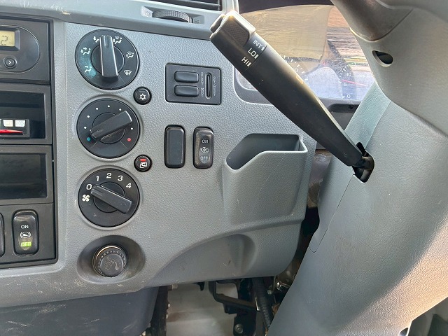 保証対象車両ベッドレスリアゲート観音扉220馬力|中古トラックの販売・買取・査定のアイナビ