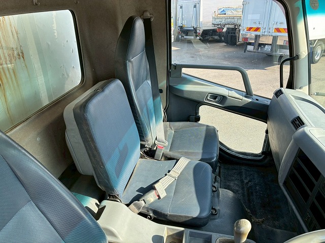 保証対象車両ベッドレスリアゲート観音扉220馬力|中古トラックの販売・買取・査定のアイナビ