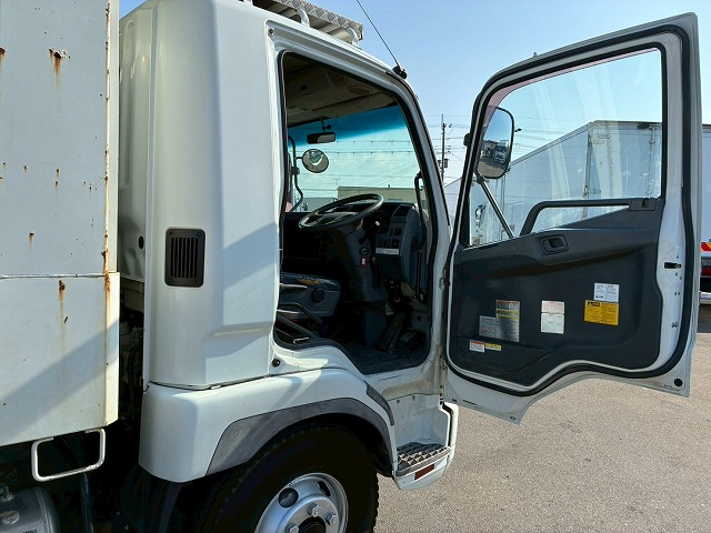 保証対象車両ベッドレスリアゲート観音扉220馬力|中古トラックの販売・買取・査定のアイナビ