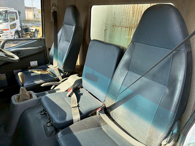 保証対象車両ベッドレスリアゲート観音扉220馬力|中古トラックの販売・買取・査定のアイナビ