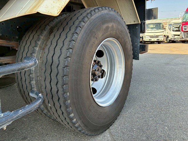 保証対象車両ベッドレスリアゲート観音扉220馬力|中古トラックの販売・買取・査定のアイナビ