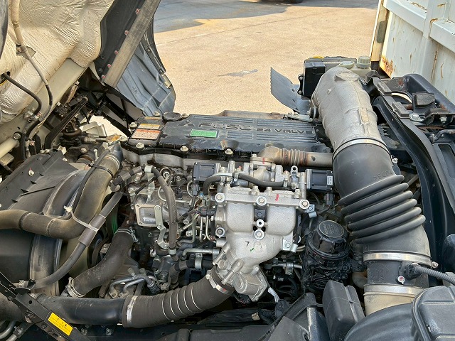 保証対象車両ベッドレスリアゲート観音扉220馬力|中古トラックの販売・買取・査定のアイナビ