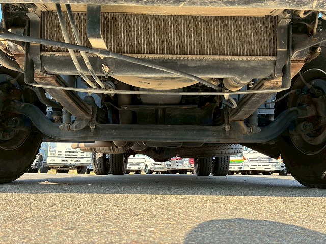 保証対象車両ベッドレスリアゲート観音扉220馬力|中古トラックの販売・買取・査定のアイナビ