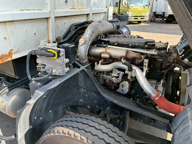 保証対象車両ベッドレスリアゲート観音扉220馬力|中古トラックの販売・買取・査定のアイナビ