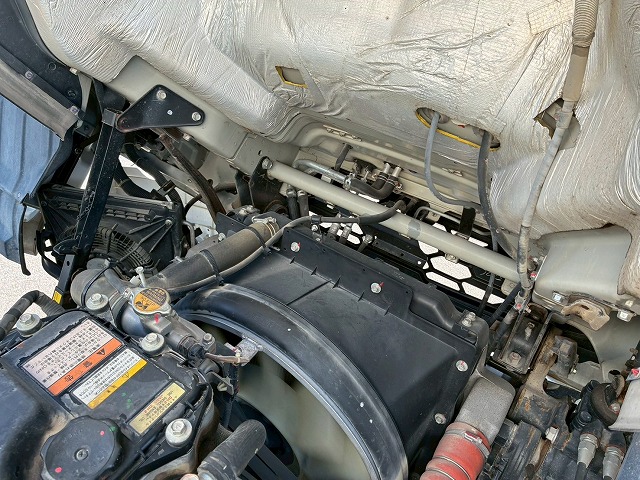 保証対象車両ベッドレスリアゲート観音扉220馬力|中古トラックの販売・買取・査定のアイナビ