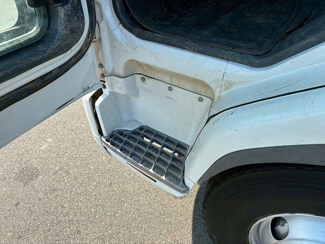 保証対象車両ベッドレスリアゲート観音扉220馬力|中古トラックの販売・買取・査定のアイナビ