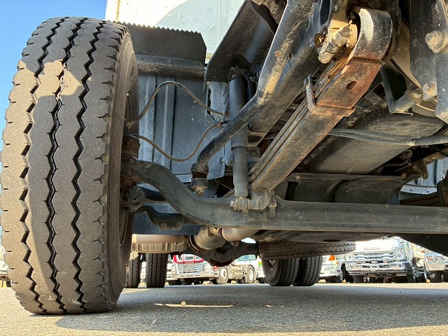 保証対象車両ベッドレスリアゲート観音扉220馬力|中古トラックの販売・買取・査定のアイナビ