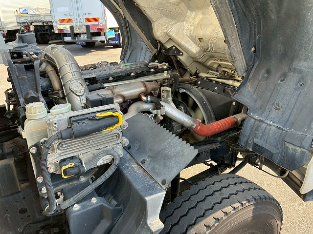 保証対象車両ベッドレスリアゲート観音扉220馬力|中古トラックの販売・買取・査定のアイナビ