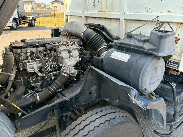 保証対象車両ベッドレスリアゲート観音扉220馬力|中古トラックの販売・買取・査定のアイナビ